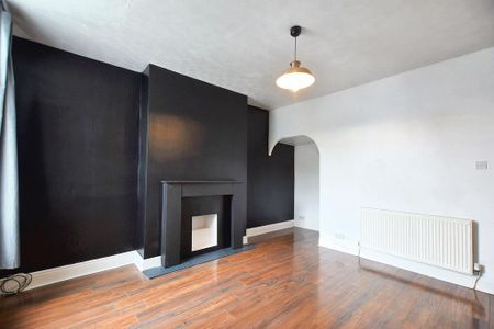 2 bedroom terraced house to rent - Photo 4