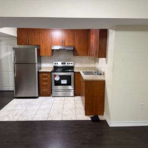 For Lease - 28 Frampton Road, Brampton, Ontario - Photo 2