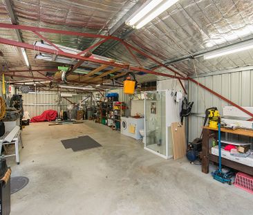 Feature Packed Family Home @$850 Per Week - Photo 4