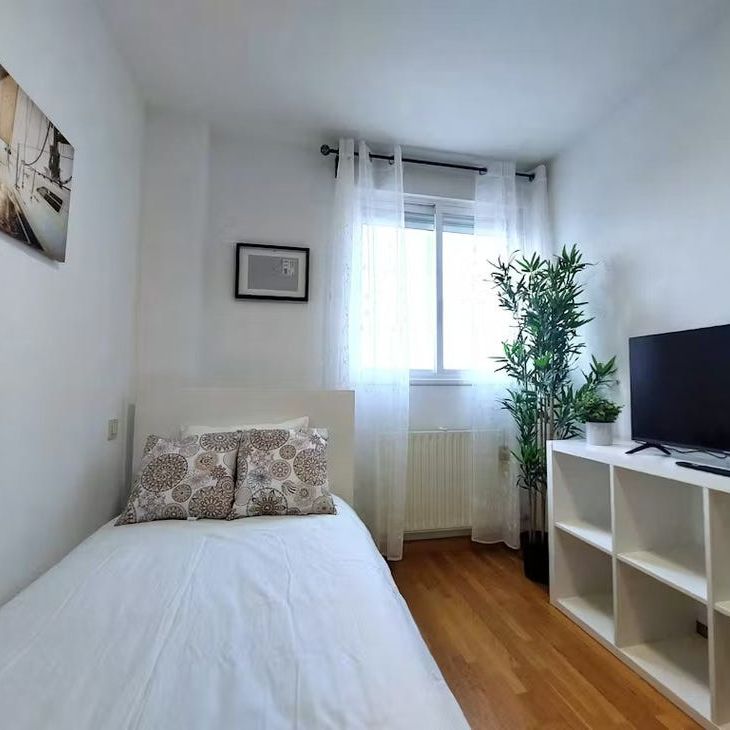 Avenida de España, Coslada, Community of Madrid 28821 - Photo 1