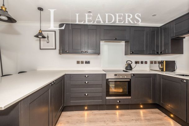 1 bedroom apartment to rent Grovehill Road, Redhill, RH1 - Photo 1