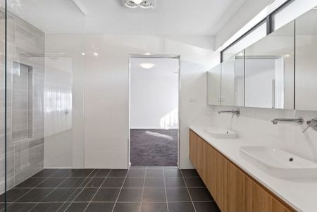 15 Mindarie Street, Narrabundah ACT 2604 - House For Rent | Domain - Photo 5