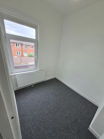 Cecilia Street - Photo 3