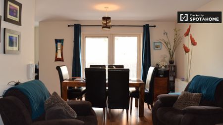 Room in 2-bedroom apartment for rent in Northside, Dublin - Photo 4