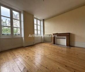 Location Appartement 4 pièces 92 m2 à Lons-le-Saunier - Photo 3