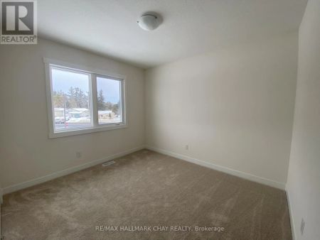 14 STRATH CRESCENT - Photo 2