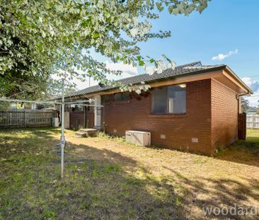 Spacious 3 Bedroom Home - Photo 2