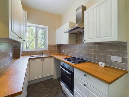 2 bedroom flat to rent - Photo 5