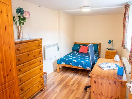 6 bedroom house to rent - Photo 4