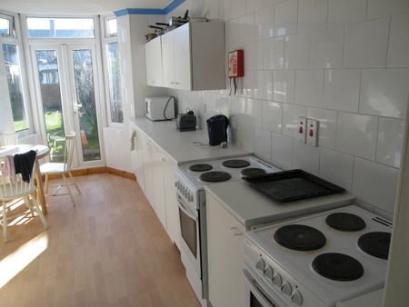 Room in a Shared House, Glenwood Road, N15 - Photo 3