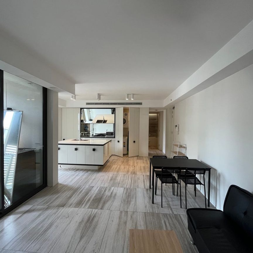 Two Bedroom Apartment in The Quay Sydney CBD. - Photo 1