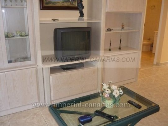 soleado apartamento en la zona de la paz con dos Terrazas y piscina. - Photo 1