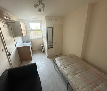 Studio Flat, West Green Road, N15 - Photo 1