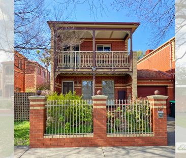 Fully Furnished Inner City Townhouse - Photo 5