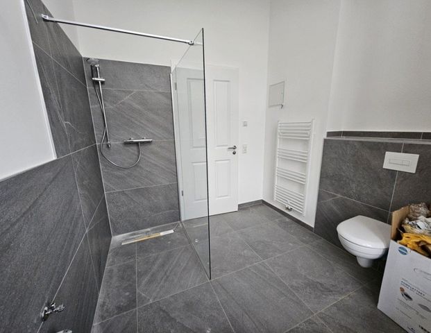 Tradition trifft Moderne. Balkon, Einbauküche, Wanne, HWR, offene Küche, Fußbodenheizung, Stellplatz - Foto 1