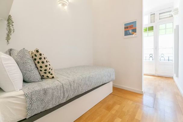 Rambla de Prat, Barcelona, Catalonia 08012 - Foto 1