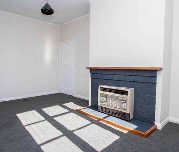 Charming, Sunny 2-Bedroom Home Close to Cambridge Town Centre - Photo 3