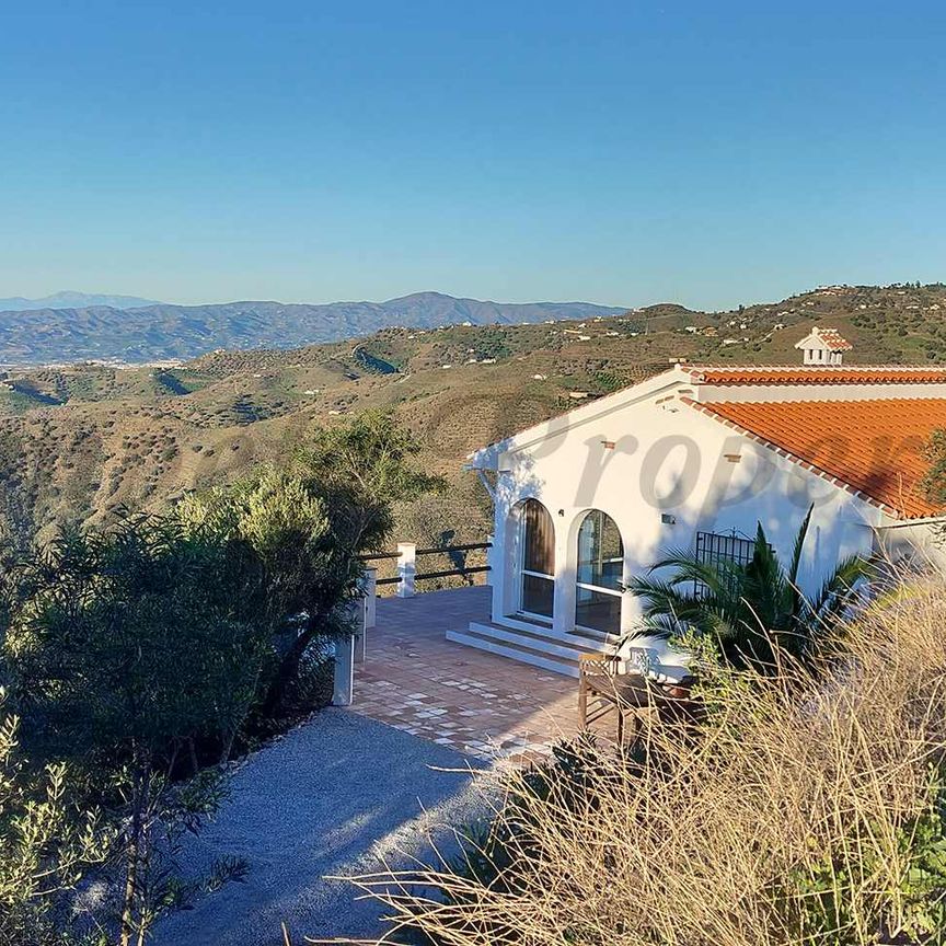 Country Property in Torrox, Inland Andalucia in the mountains - Photo 1