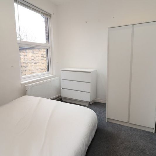 Room in a Shared Flat, Leythe Road, W3 - Photo 1
