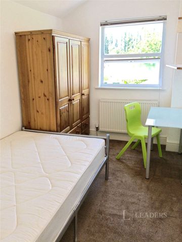 6 bedroom house to rent Gristhorpe Road, Birmingham, West Midlands, B29 - Photo 4