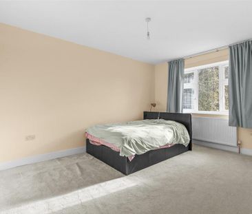 4 bedroom detached house to rent - Photo 6