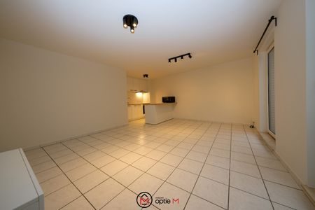 APPARTEMENT OP HET EERSTE VERDIEP MET VEEL LICHTINVAL IN BILZEN - Foto 3