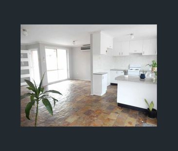 3 Bedroom Beauty ! - Photo 3