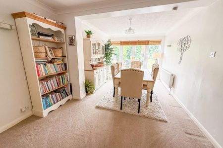 3 bedroom semi-detached house to rent - Photo 2