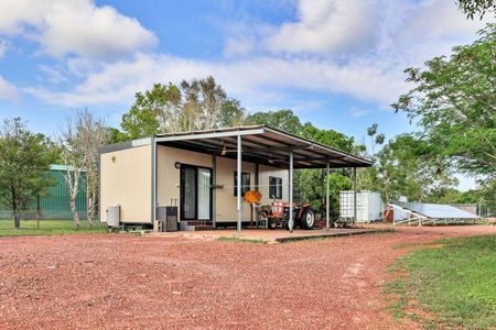 ACREAGE LIVING WITHOUT THE MAINTENANCE - Photo 4