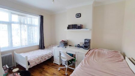3 bedroom terraced house to rent - Photo 4