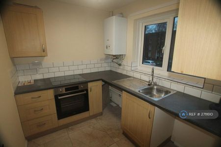 2 bedroom maisonette to rent - Photo 4