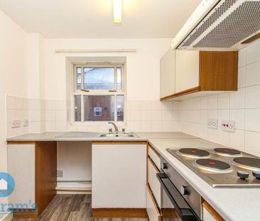 2 bed Flat for Rent - Photo 3