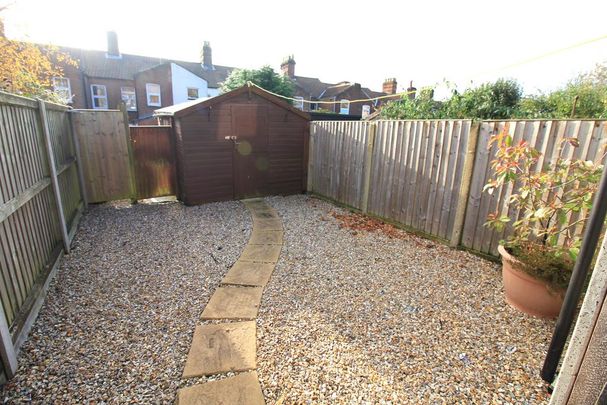 2 bedroom terraced house to rent - Photo 1