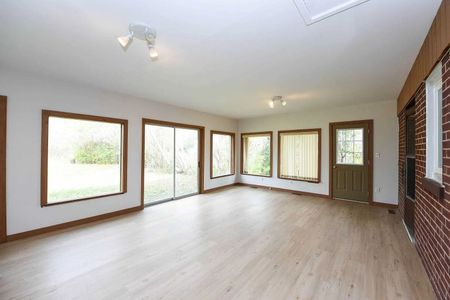 For Lease - 90 Centre Avenue, Toronto, Ontario - Photo 3