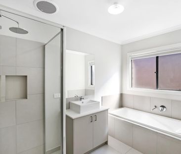 Brand New Four Bedroom Family Home! - Photo 3