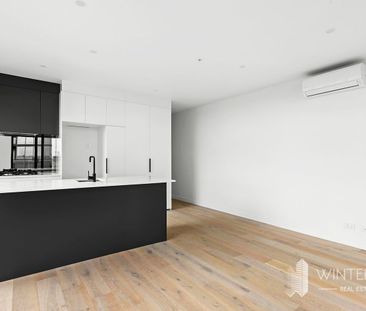 Modern 1 bedroom apartment in the heart of Footscray! - Photo 3