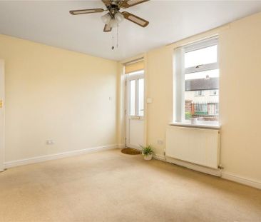 2 bedroom semi-detached house to rent - Photo 3