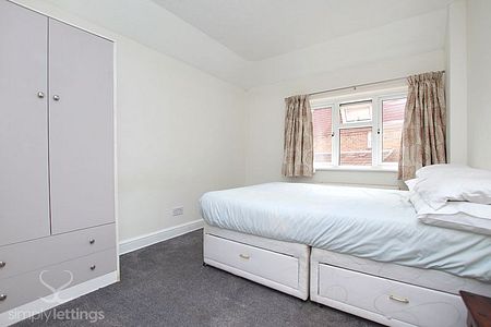 3 Bed property for rent - Photo 4