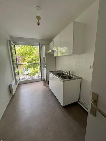 Location Appartement 3 pièces 67m² DOUAI 59500 - Photo 2