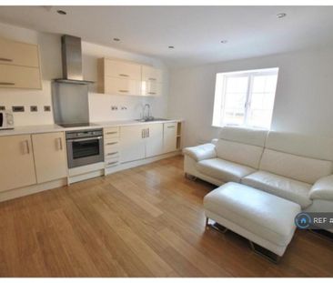 2 bedroom flat to rent - Photo 2