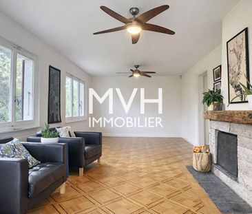 Detached house with tree garden - Photo 1