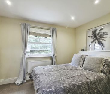 2 bedroom end of terrace house to rent - Photo 5