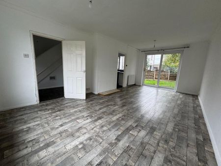 3 bedroom semi-detached house to rent - Photo 2