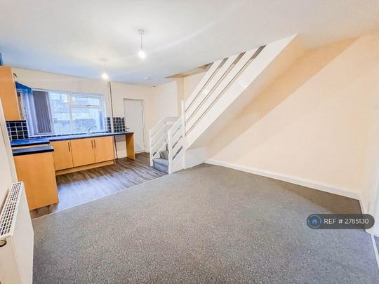3 bedroom terraced house to rent - Photo 1