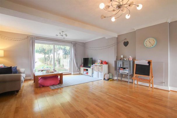 4 bedroom house to rent - Photo 1