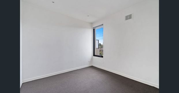 Stunning Central Box Hill Apartment! - Photo 1