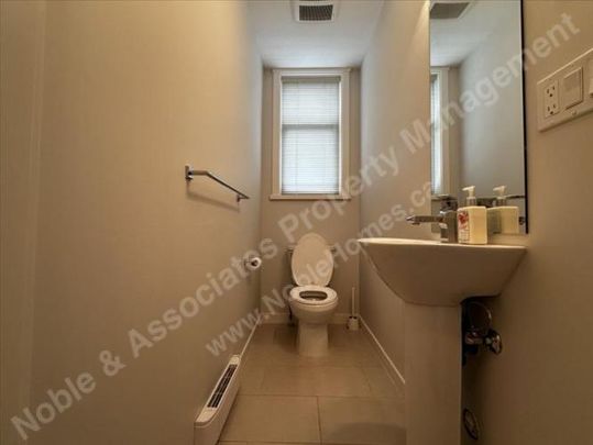 8XXX 164 Street 30 Surrey - Photo 1