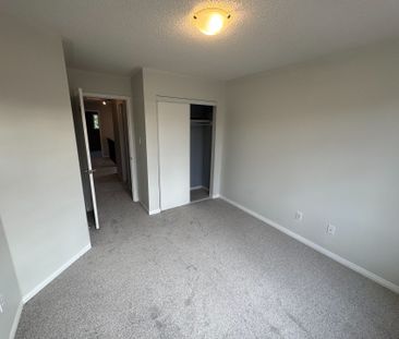 For Lease - 7 Stiles Avenue, Aurora, Ontario - Photo 4