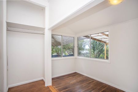 freshly renovated three-bedroom home - Photo 5