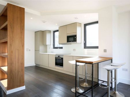 A rather special two double bedroom apartment, with parking and Juliet balcony, in the Cask Store with views over Castle Park and the waterfront. - Photo 5